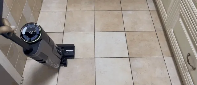 One charge is enough for a full downstairs in owner runs.