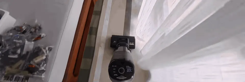The head genuinely runs flush against furniture edges like this bed base.