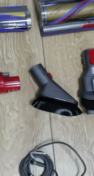 Dyson V15 Detect gallery frame 2 of 5
